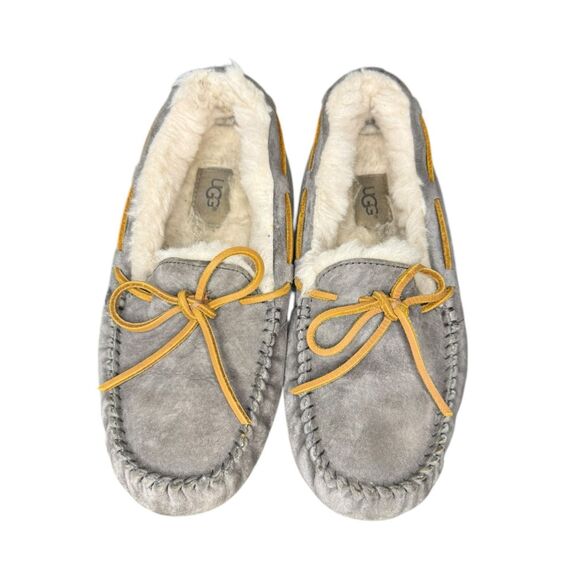 UGG Dakota Women’s 7 Shearling Fur Moccasin Slippers Pewter Suede Fully Lined - Picture 1 of 10